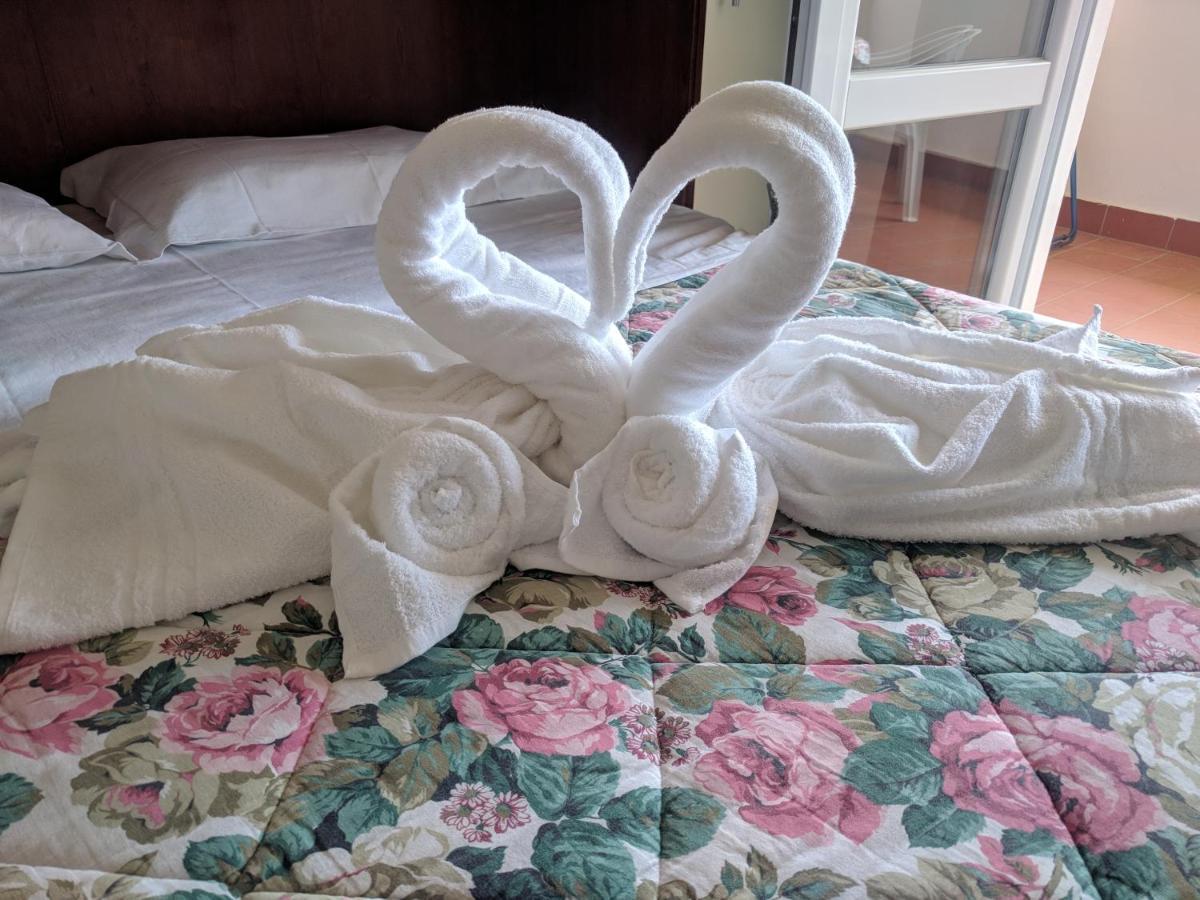 مارينا دي بيبونا Residence Le Rose المظهر الخارجي الصورة